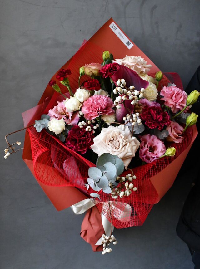 .

bouquet of red and pink

#成人式
#成人式花束
#熊本花屋